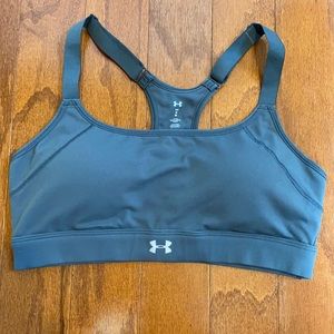 Under Armour Size M Gray Sports Bra